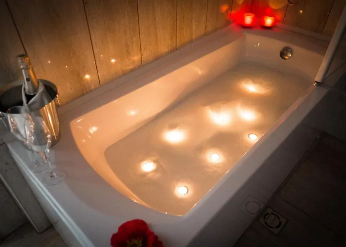 Liivarand Szálloda 3*